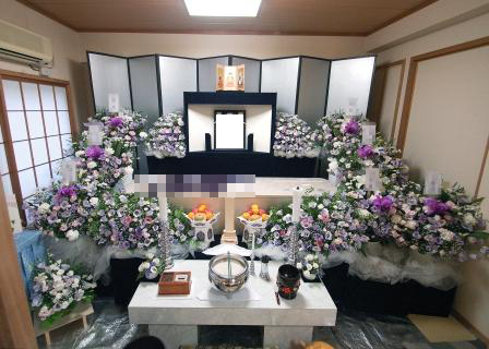 仙川斎場第二別院：仏式花祭壇