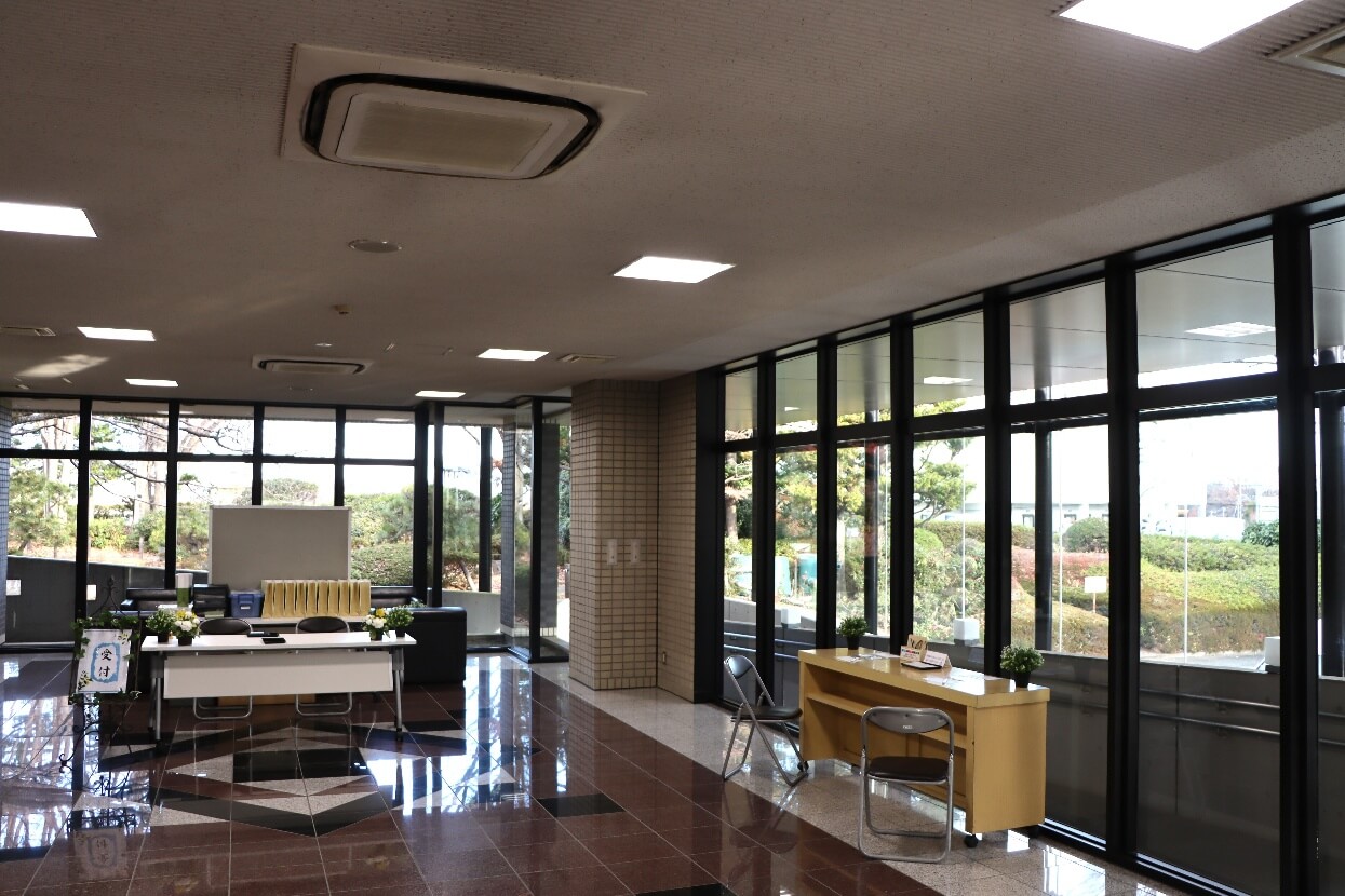 南多摩斎場：記帳台と受付