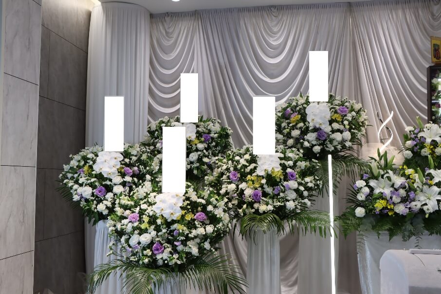 多磨葬祭場思親殿:供花