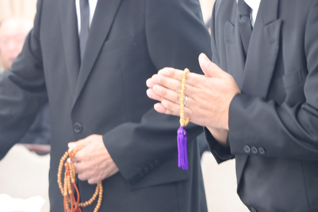 多磨葬祭場思親殿:お焼香